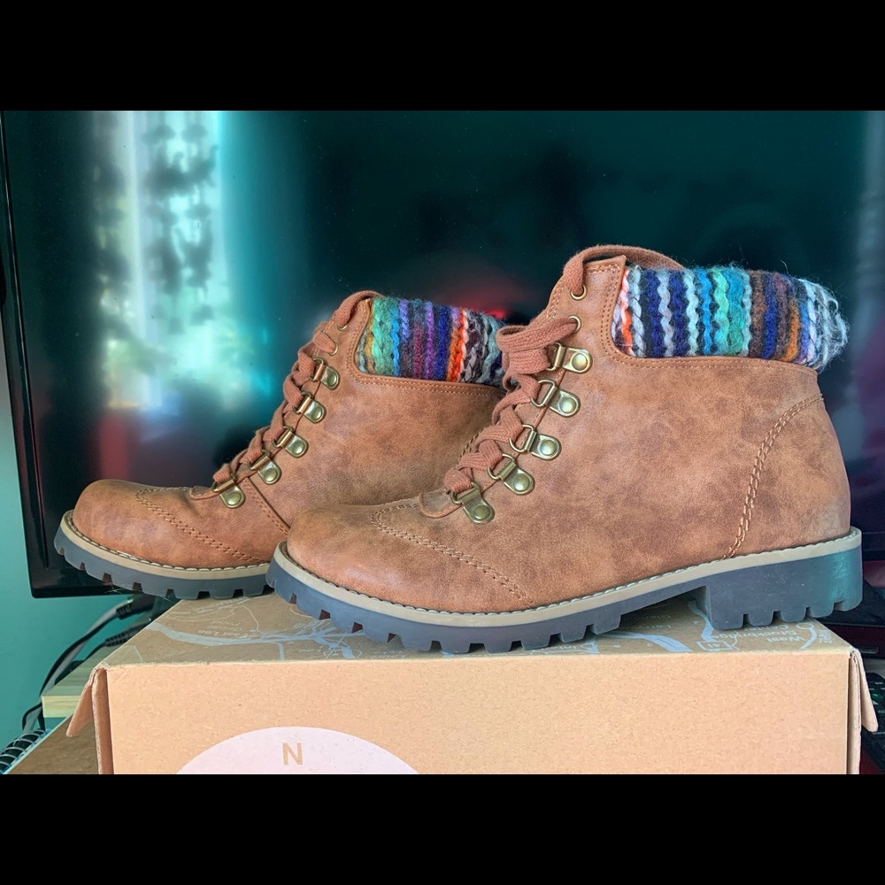 Cliffs by White Mountain Lace Up Hiker Boots